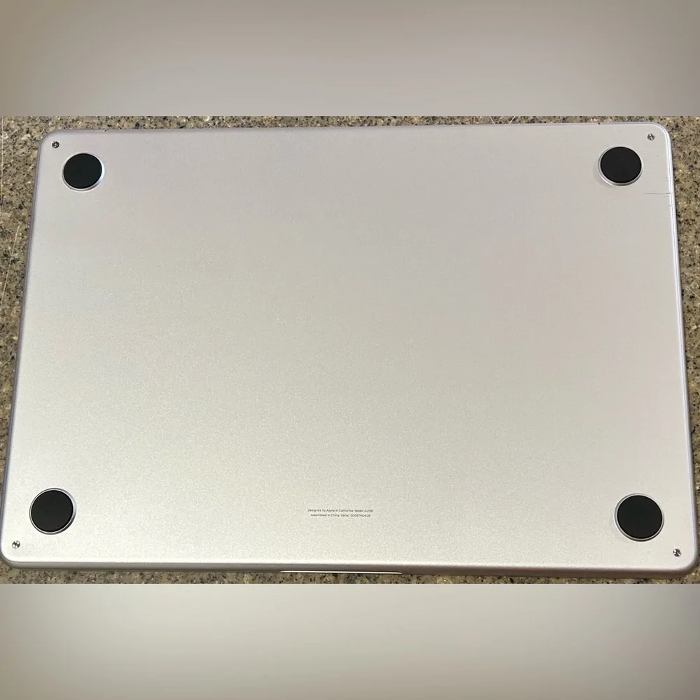 Apple MacBook Air 13” M2 (2022)